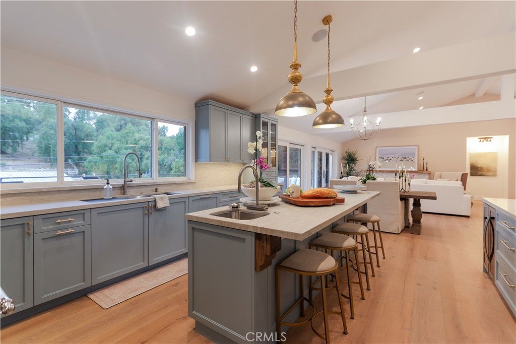 2533 Palos Verdes Drive North
