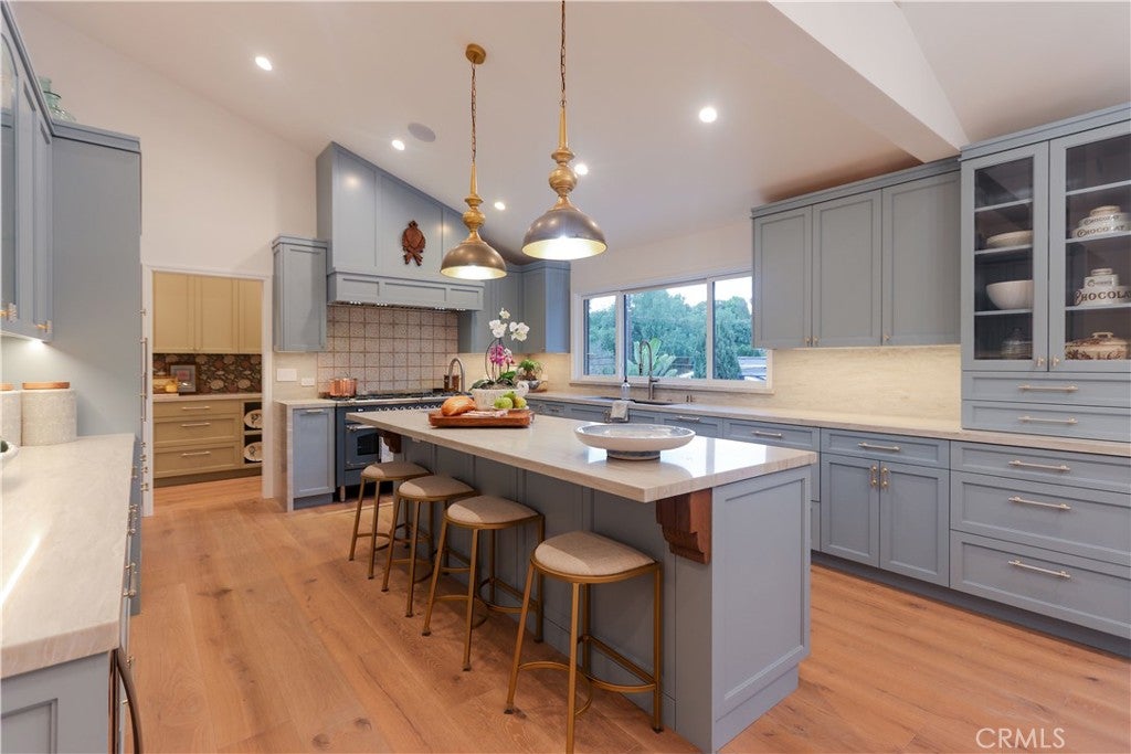 2533 Palos Verdes Drive North