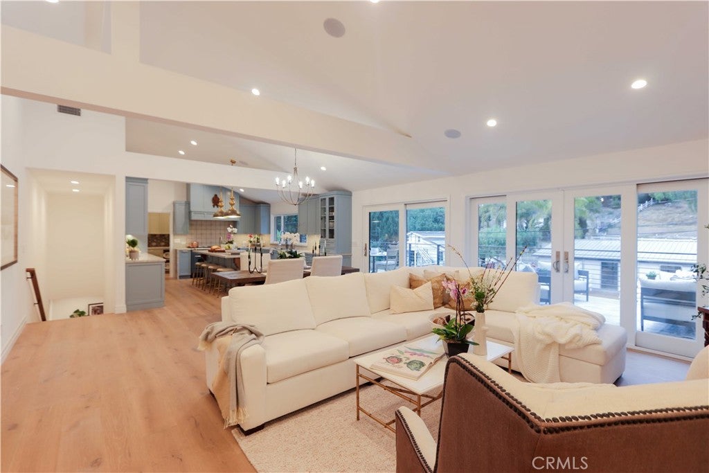 2533 Palos Verdes Drive North