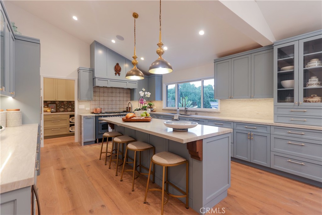 2533 Palos Verdes Drive North