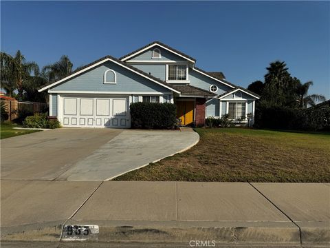 Photo of 935 W Wabash St, Rialto, CA 92376 (MLS # CV25270308)