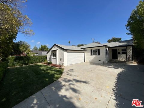 6906 Balcom Avenue Reseda CA 91335