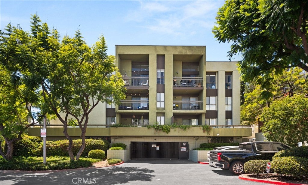 805 Temple Terrace TER