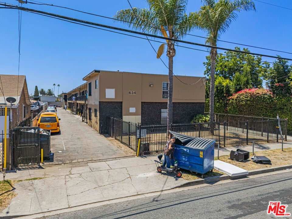 634 W 92nd Street