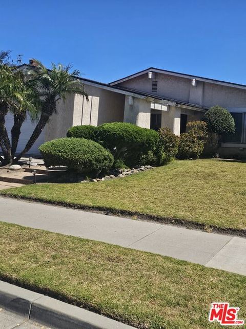 Photo of 3410 Via Marina Avenue, Oxnard, CA 93035 (MLS # 26859243)