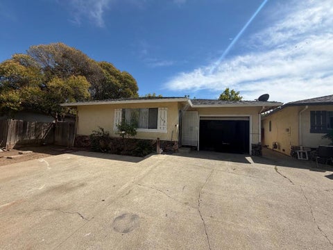 Photo of 1148 Montebello Drive, Gilroy, CA 95020 (MLS # ML82065377)