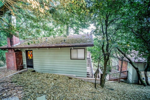 Photo of 25123 Valle Drive, Crestline, CA 92325 (MLS # IV26127411)