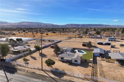 Photo of 41331 20th Street W, Palmdale, CA 93551 (MLS # SR25281379)