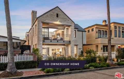 Photo of 307 Goldenrod Avenue, Corona Del Mar, CA 92625 (MLS # 26842655)