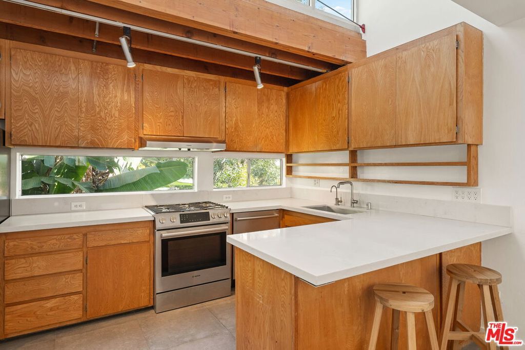 Photo of 654 Pier Avenue #C, Santa Monica, CA 90405 (MLS # 25625615)