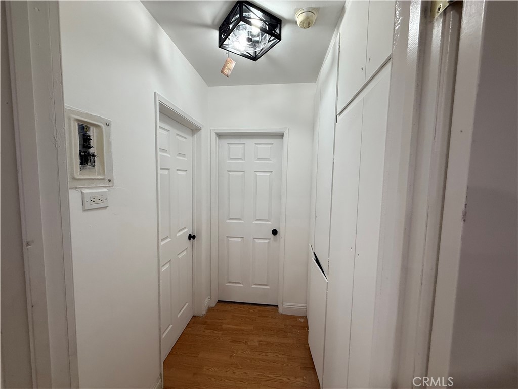 Properties 2 9031 Phyllis Avenue 6