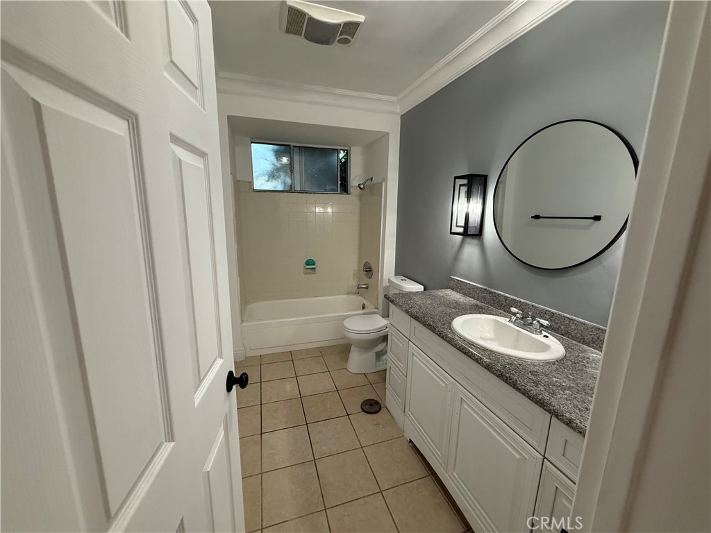 Properties 1 9031 Phyllis Avenue 6