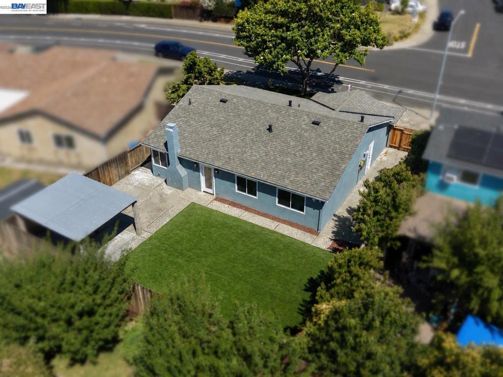 3044 San Andreas Dr