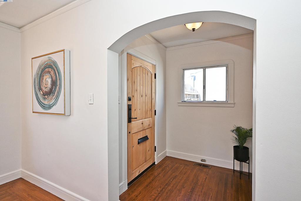 WEST END - Residential