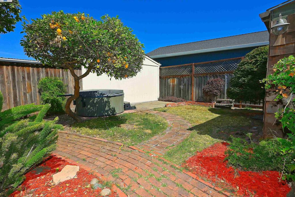 WEST END - Residential