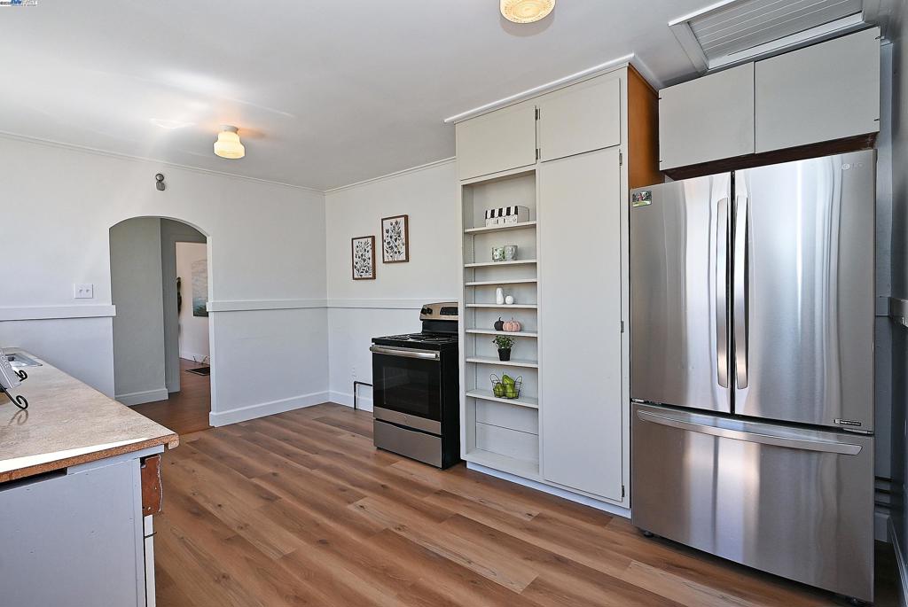 WEST END - Residential