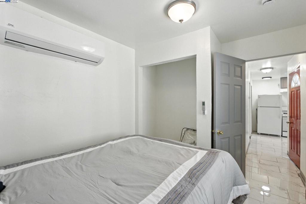 CENTRAL ALAMEDA - Residential Income