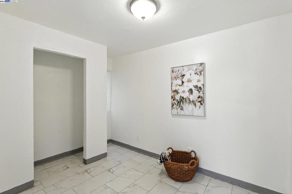 CENTRAL ALAMEDA - Residential Income