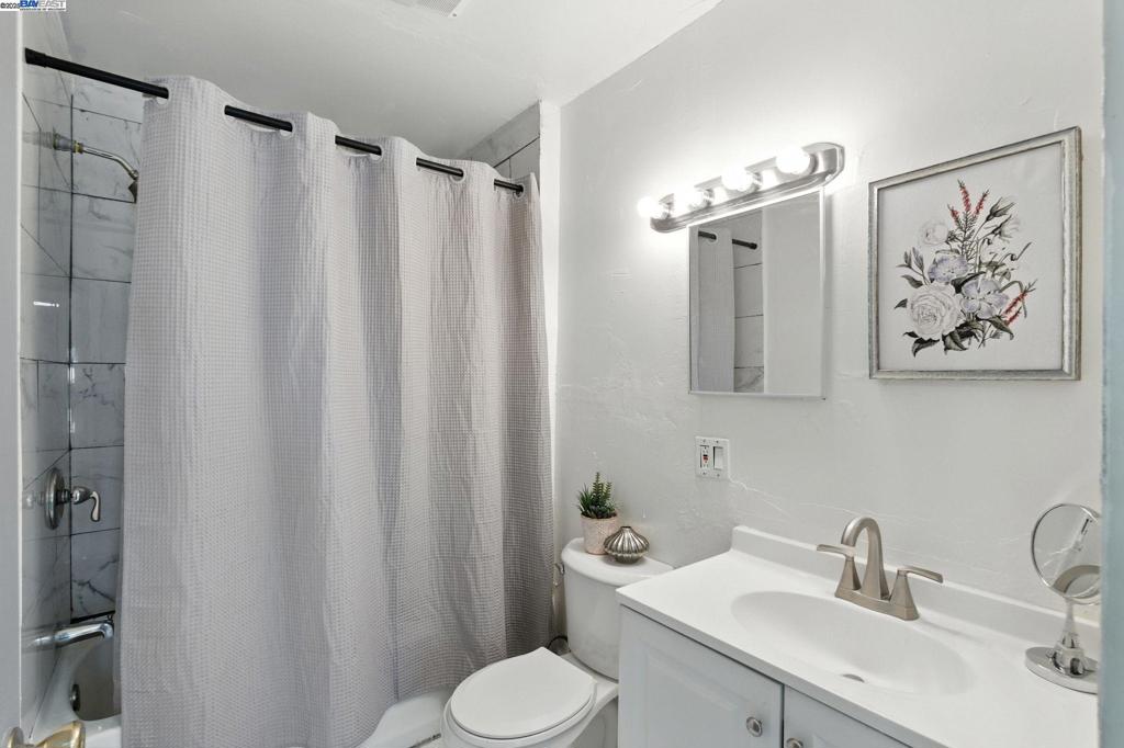 CENTRAL ALAMEDA - Residential Income