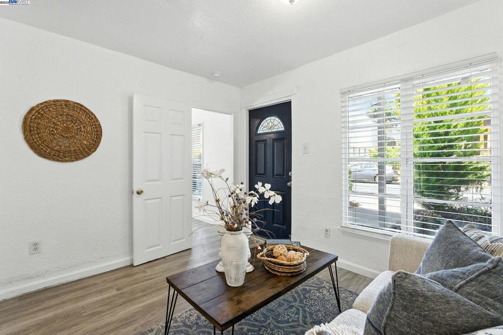 CENTRAL ALAMEDA - Residential Income