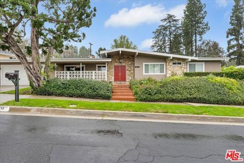 Photo of 5817 Lockhurst Drive, Woodland Hills, CA 91367 (MLS # 25596167)