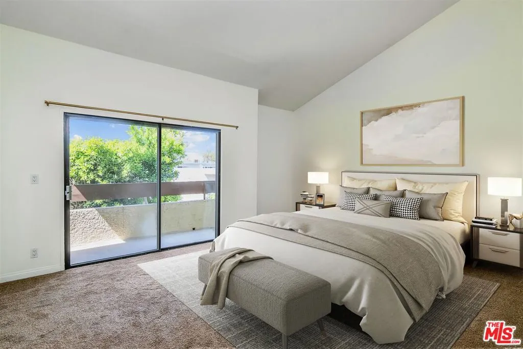 Valley Village, California 91607, United States, 2 Bedrooms Bedrooms, ,2 BathroomsBathrooms,Residential,Active,132663