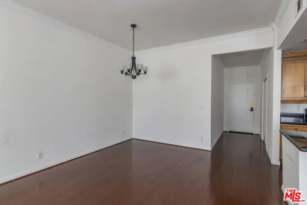 Valley Village, California 91607, United States, 2 Bedrooms Bedrooms, ,2 BathroomsBathrooms,Residential,Active,132663