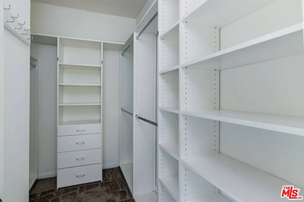 Valley Village, California 91607, United States, 2 Bedrooms Bedrooms, ,2 BathroomsBathrooms,Residential,Active,132663