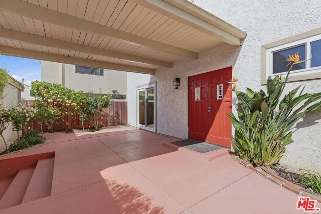 Photo of 7711 W 82nd Street, Playa Del Rey, CA 90293 (MLS # 26684761)