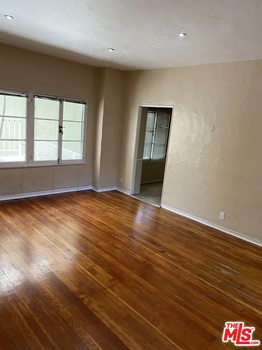 Los Angeles, California 90024, United States, ,1 BathroomBathrooms,Residential,Active,171387