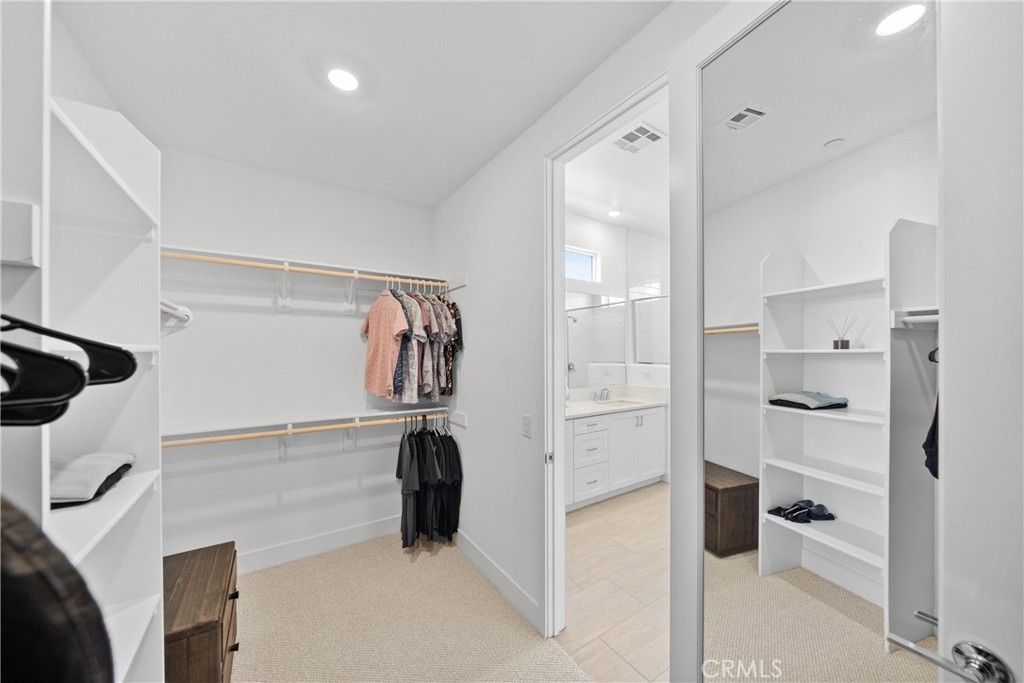 listing image 130721333287650538265