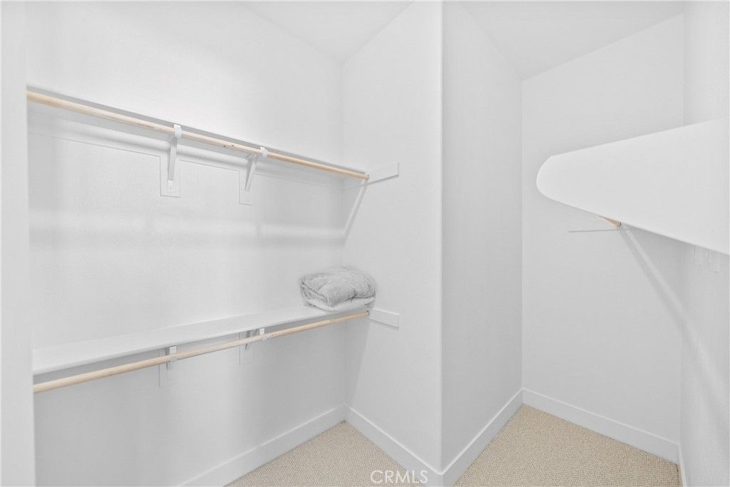 listing image 130726580099051971601