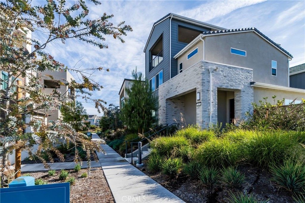 listing image 130720539602588682057
