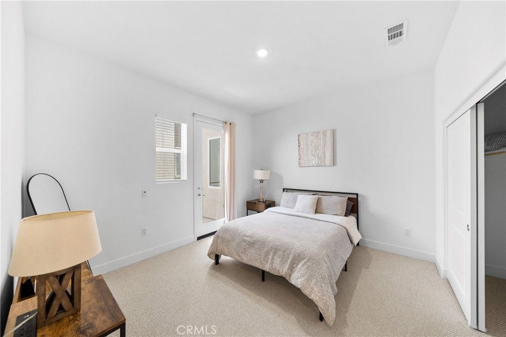 listing image 130726380846891830131
