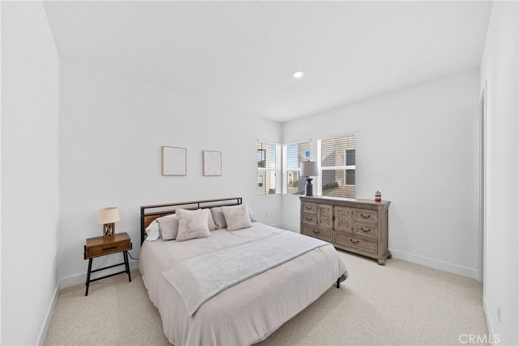 listing image 130725494237450604027