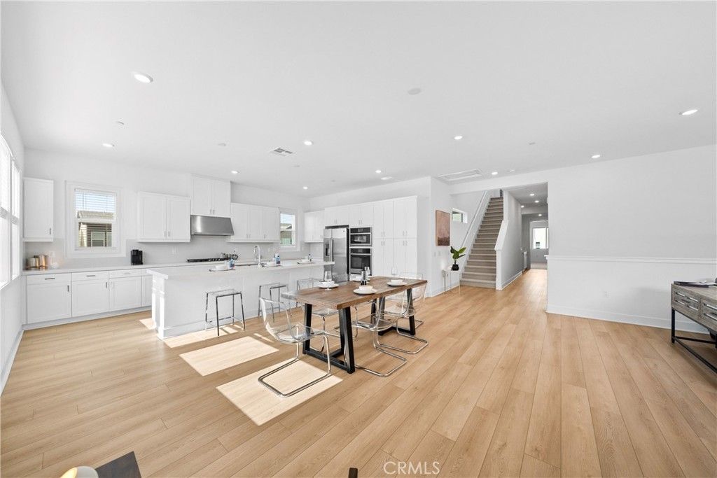 listing image 130727858028144889213