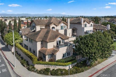 Photo of 5021 Waverider Cir, Huntington Beach, CA 92649 (MLS # OC26149836)