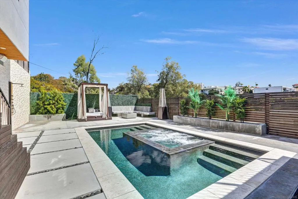 San Diego, California 92110, United States, 3 Bedrooms Bedrooms, ,4 BathroomsBathrooms,Residential,Active,92062