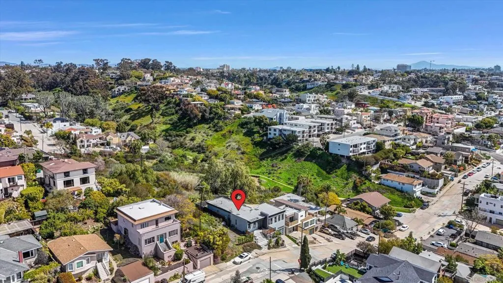 San Diego, California 92110, United States, 3 Bedrooms Bedrooms, ,4 BathroomsBathrooms,Residential,Active,92062