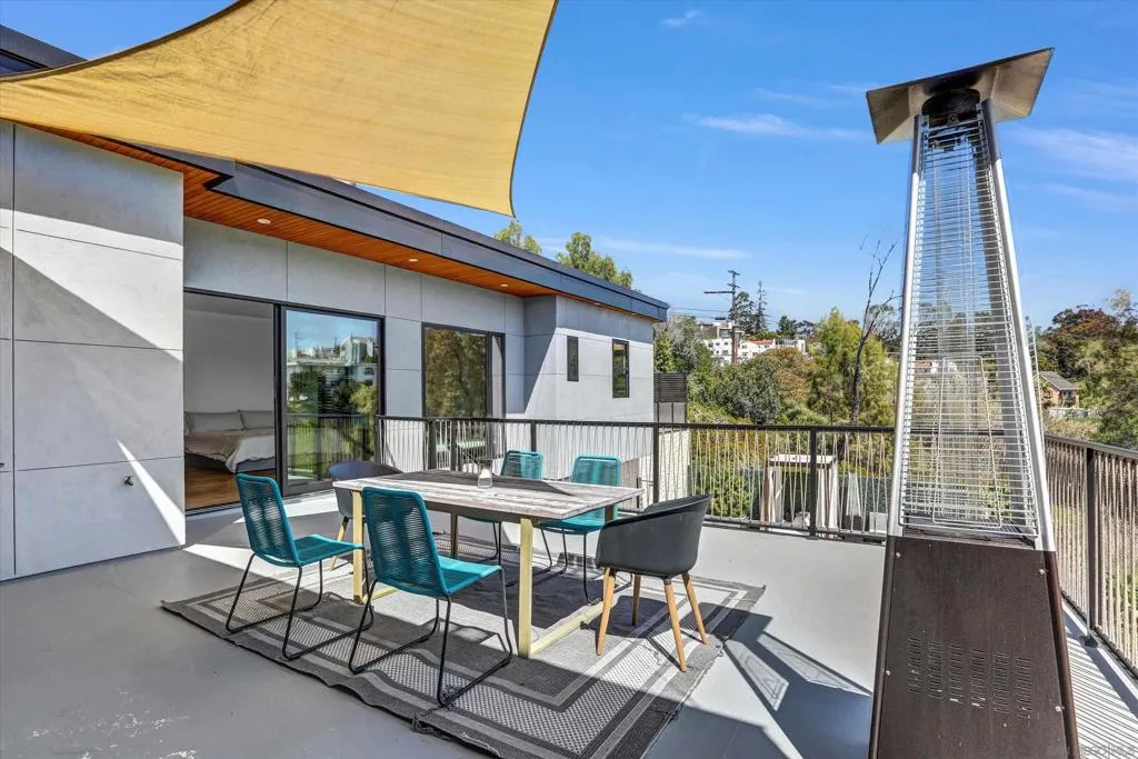 San Diego, California 92110, United States, 3 Bedrooms Bedrooms, ,4 BathroomsBathrooms,Residential,Active,92062