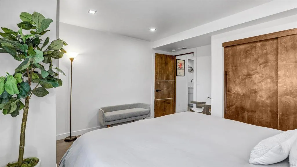 San Diego, California 92110, United States, 3 Bedrooms Bedrooms, ,4 BathroomsBathrooms,Residential,Active,92062