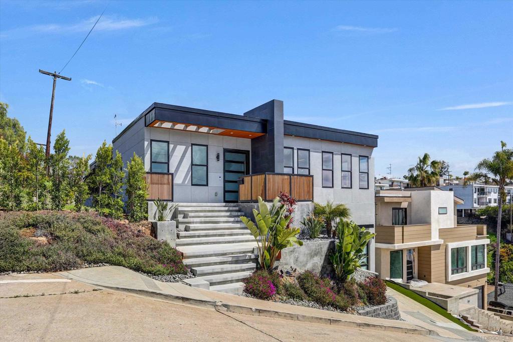1892 Titus St