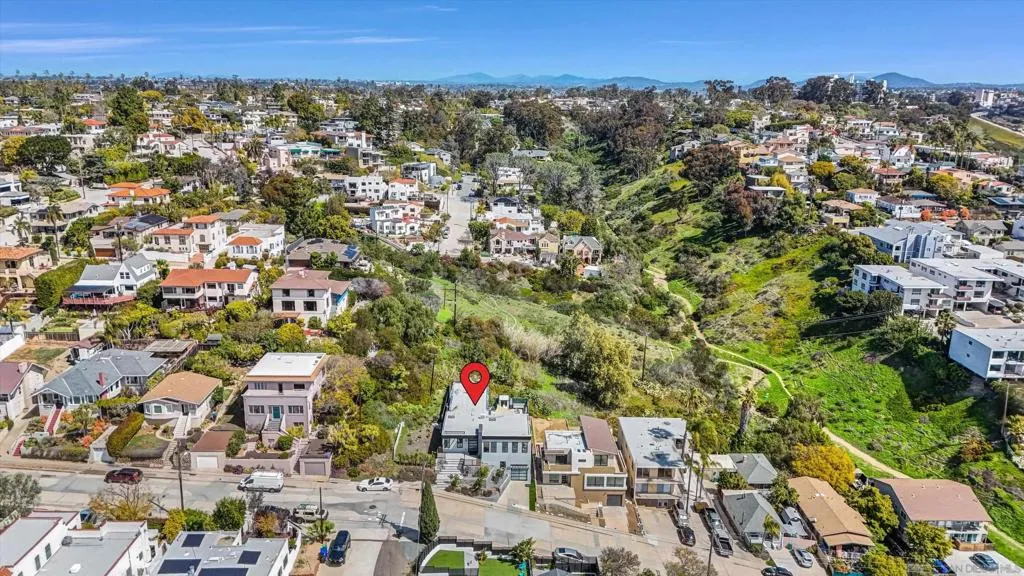 San Diego, California 92110, United States, 3 Bedrooms Bedrooms, ,4 BathroomsBathrooms,Residential,Active,92062