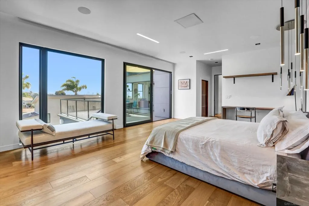 San Diego, California 92110, United States, 3 Bedrooms Bedrooms, ,4 BathroomsBathrooms,Residential,Active,92062