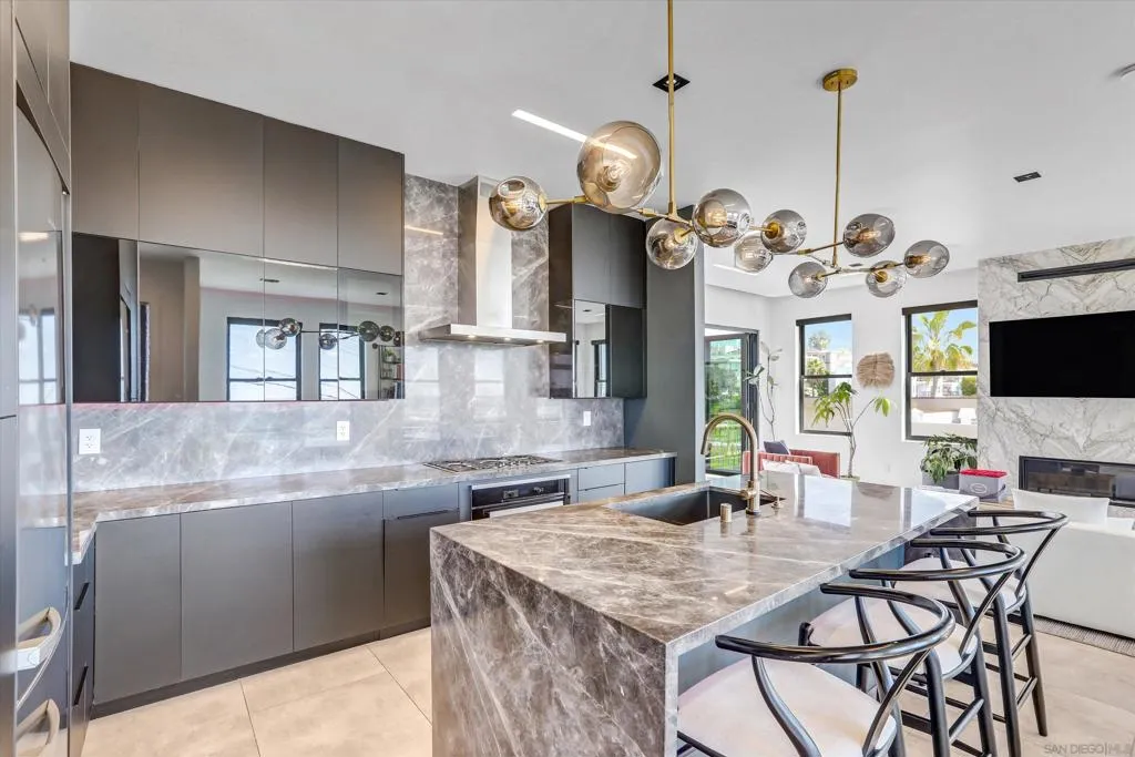 San Diego, California 92110, United States, 3 Bedrooms Bedrooms, ,4 BathroomsBathrooms,Residential,Active,92062