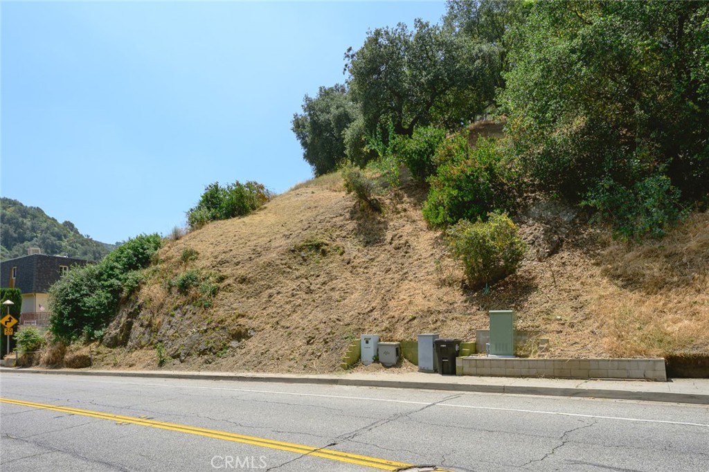 2589 E Chevy Chase Drive