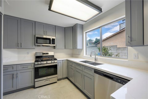 Photo of 9330 Westeria ST, Bloomington, CA 92316 (MLS # PW26144201)