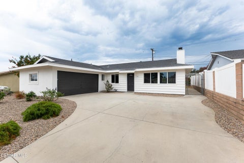 Photo of 359 Garfield Rondo, Ventura, CA 93003 (MLS # 226004124)