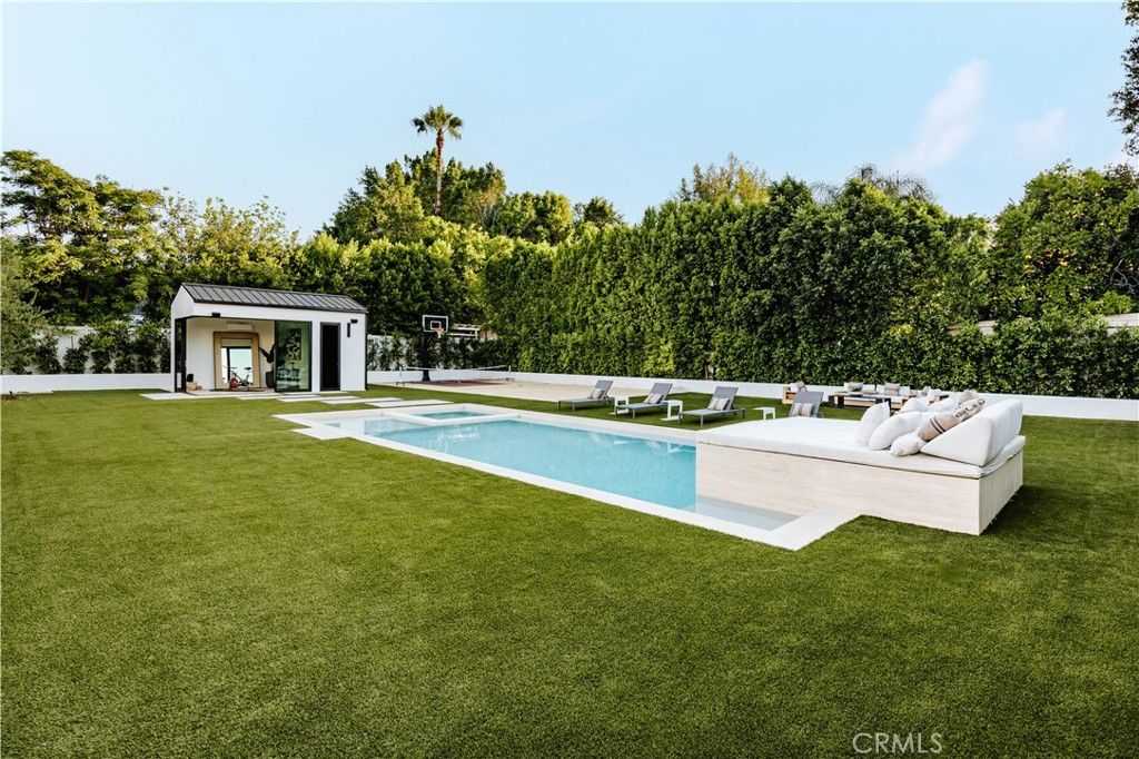 listing image 130726819206823841049