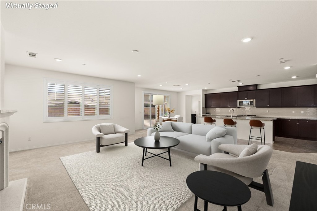 5562 Royal Oaks